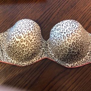 Leopard print strapless bra